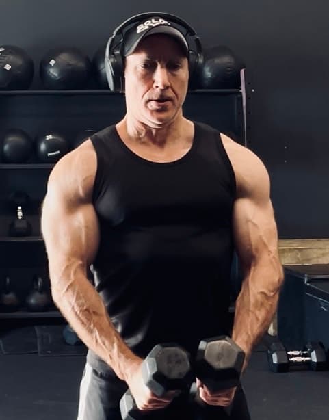 Steve Southerland training with dumbbells